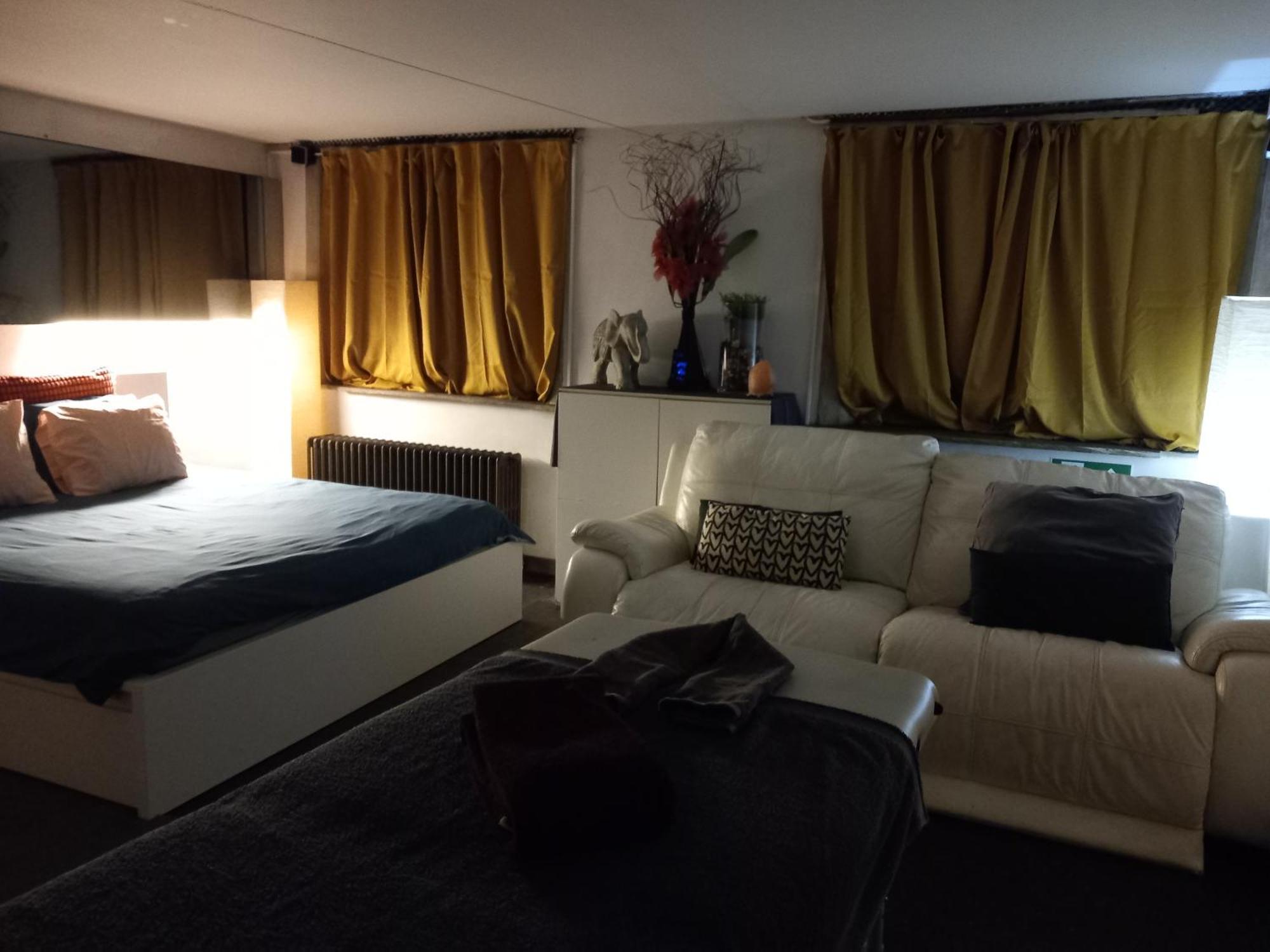 And Cosy Place With Jacuzzi And Sauna To Relax In The Centre Of Anversa